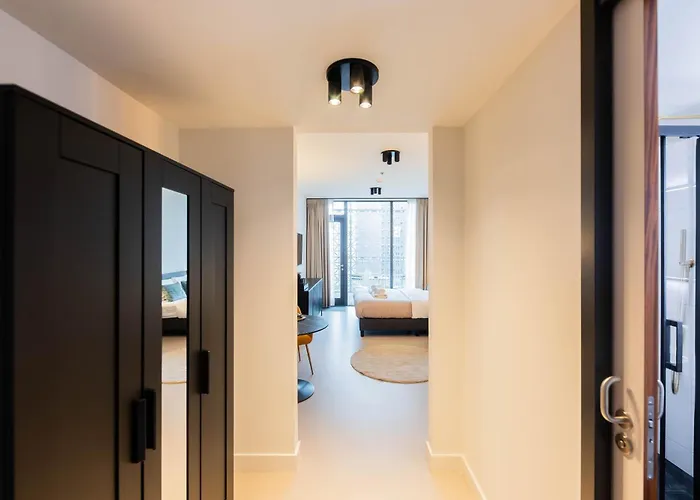 Alphabet - Brede Hilledijk 95 * Rotterdam