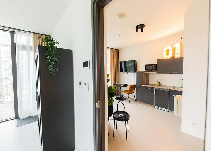 Alphabet - Brede Hilledijk 95 * Rotterdam