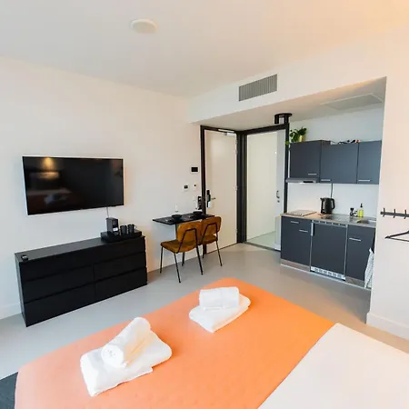 Apartment Brede Hilledijk Rotterdam