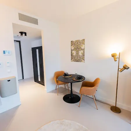 Alphabet - Brede Hilledijk 95 Daire Rotterdam