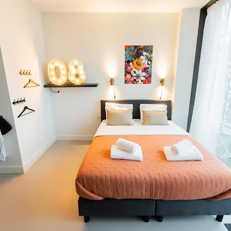 Alphabet - Brede Hilledijk 95 * Rotterdam