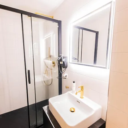 Alphabet - Brede Hilledijk 95 Rotterdam