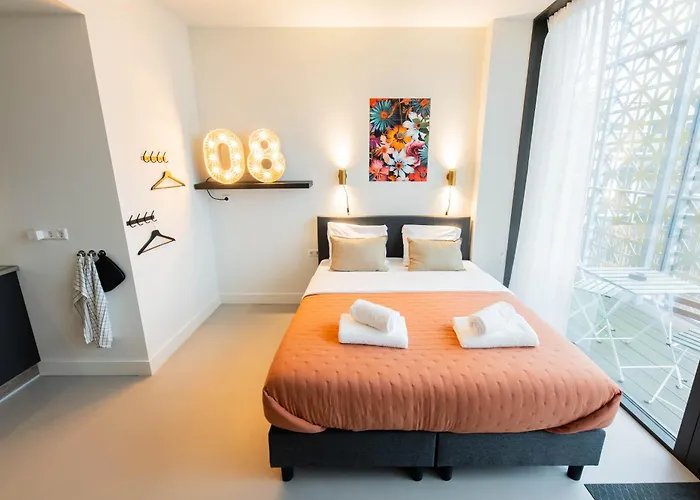 Alphabet - Brede Hilledijk 95 * Rotterdam