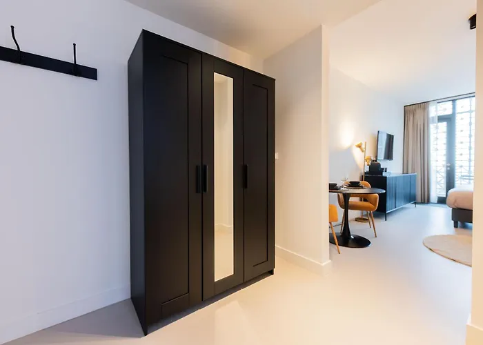 Alphabet - Brede Hilledijk 95 * Rotterdam